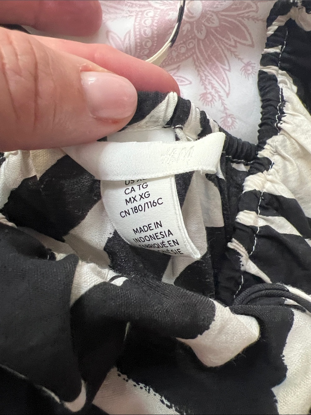 H& M XL Black & White Floral Sundress - Picture 4 of 4